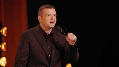 People glaring at you, - Kevin Bridges: The Overdue Catch-Up