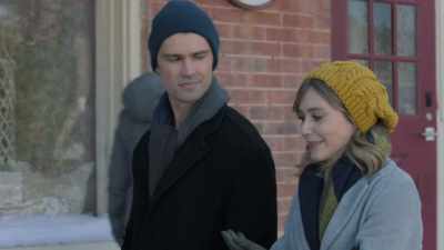 People grow up here,
they get married,
they settle down. - Grounded for Christmas