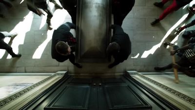 (PEOPLE GRUNTING AND SHOUTING) - Gotham