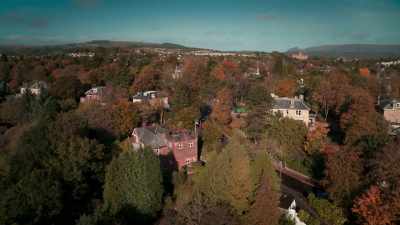 People live
in a bubble in Bearsden - My Old School
