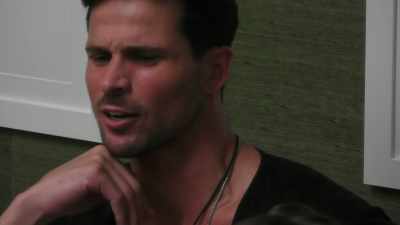 >> PEOPLE LOOK AT ME, THEY'RE
LIKE, SHUT UP. - Love Island