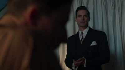 (people murmur quietly) - The Last Tycoon