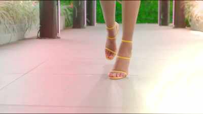 ♪ PEOPLE SAY MY NAME
>> HI. - Love Island