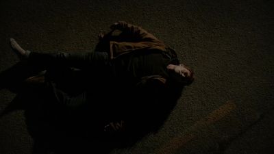 (people shouting) Help! - The Vampire Diaries