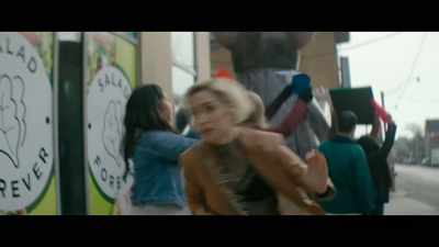 [people shouting] - Slip