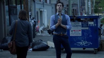    [people speaking Chinese] - The Magicians