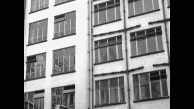 People that had a back garden, yeah, great, - The Buildings That Fought Hitler
