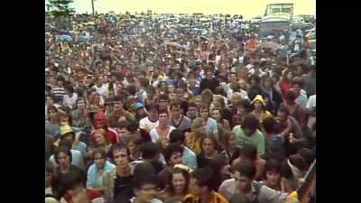 People who won't get off
their backsides - Midnight Oil: The Hardest Line