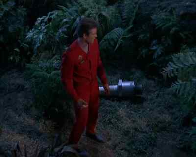 Pepi! Get this off!
???? [ Calliope continues ] - Land of the Giants