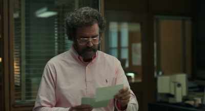 -Perdón. Caos en casa.
-Hola, Phyllis. - The Shrink Next Door