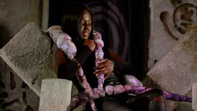Perhaps it senses my
superior intellect. - Femalien: Cosmic Crush