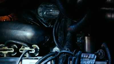 Perhaps the most obvious difference
is that the xenomorphs in Aliens - Aliens Expanded