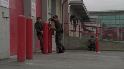 - Perimeter's secure. Awaiting orders.
- Let's move in. - Stargate SG-1