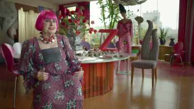 Perioada Swing din anii '60 cu Mary Quant
și fustele mini. - Donyale Luna: Supermodel