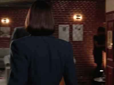 - Perry, you going somewhere?
- Home! - Lois & Clark: The New Adventures of Superman