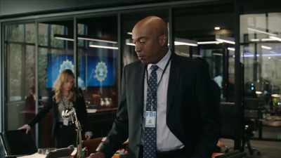 Personalizing your space
is a sign of overconfidence. - The Rookie: Feds