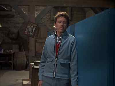 [ Pete ]
Doug? Mr. Phillips, it's me, Pete. - The Time Tunnel