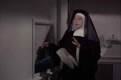 Pete, I'm stuck in
the laundry chute! - Where Angels Go Trouble Follows!