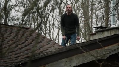 Pete, stay down. - Manifest