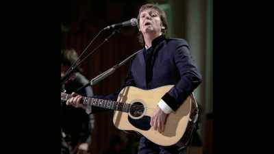 PETE: This is Paul McCartney
singing "Michelle" to Michelle. - The Way I See It
