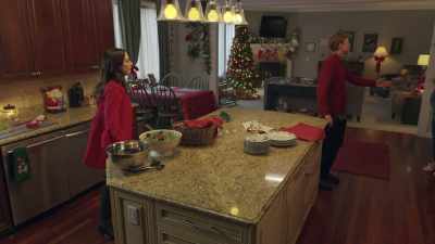 - [Peter] Mom, Mom, wait. - Miracle on Christmas