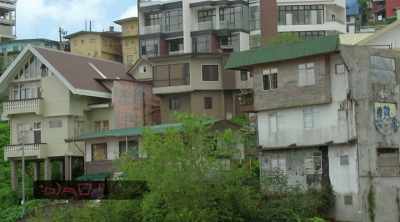 ‐ Peter travels 80 miles west
to Baguio, - Lost Gold of World War II