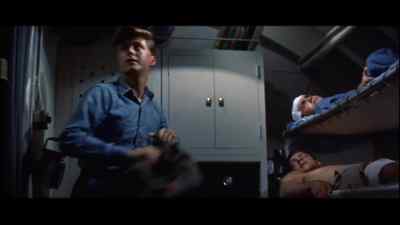Pharmacist mate, Pharmacist mate.
To the bridge, on the double. - Up Periscope