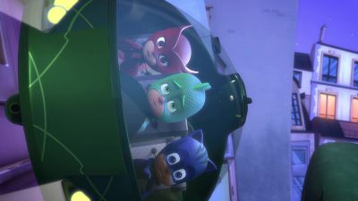 -Phew!
-It's heading into the park! - PJ Masks