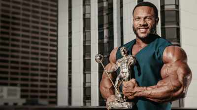 Phil, at the time,
he was Mr. Olympia, - Breaking Olympia: The Phil Heath Story