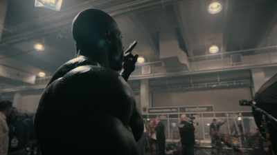 Phil shows up.
Shawn Rhoden's there. - Breaking Olympia: The Phil Heath Story