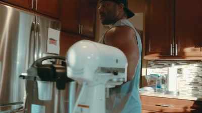PHIL: We're meal prepping,
going to chiropractic, - Breaking Olympia: The Phil Heath Story