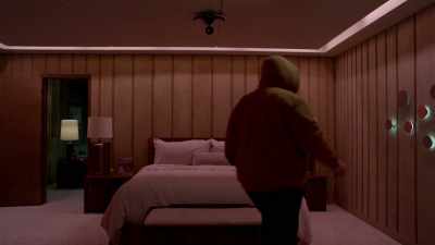 PHILBERT:
Hi, this is Bob. Bob.
Shoulders back. Bob. Hi. - Philip K. Dick's Electric Dreams