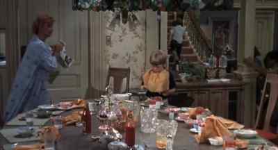 Phillip, stop dawdling.
Now, come on, dear. - Yours, Mine and Ours