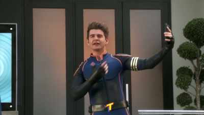 Phoebe, I know exactly how much
time I have until-- - The Thundermans Return