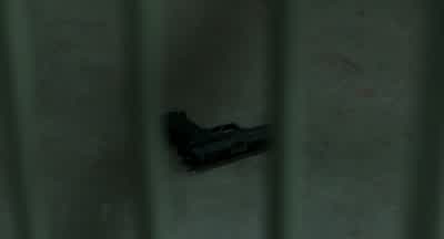 Phoebe, the gun. - American Ultra