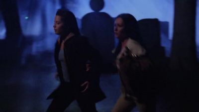 - Phoebe.
- There. - Charmed