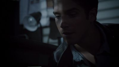 (phone beeps) - Teen Wolf