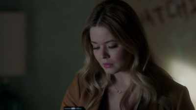 [phone beeps] - Pretty Little Liars: The Perfectionists