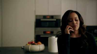 ( phone beeps ) - Queen Sugar