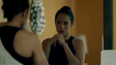 ( phone beeps ) - Queen Sugar