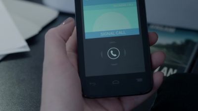 [phone buzzes] - Mr. Robot