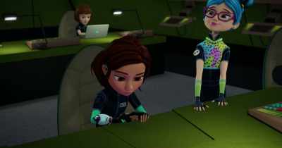 [phone buzzing] - Spy Kids: Mission Critical