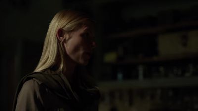 - [phone chimes]
- Okay. - Homeland