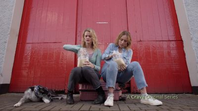 - (phone chiming) - Oh, thank fuck! - SisterS