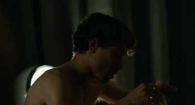 Phone, please.
You get it back when you go. - Sebastian