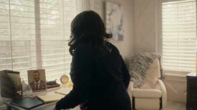 [phone ringing]
[both laugh] - A Jenkins Family Christmas