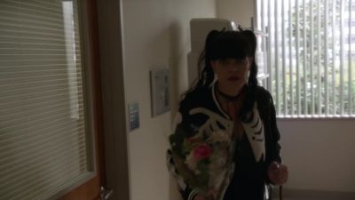 (phone ringing,
elevator bell dings) - NCIS