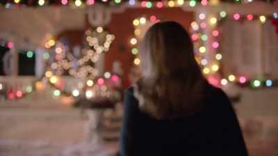(phone ringing) - Toying with the Holidays