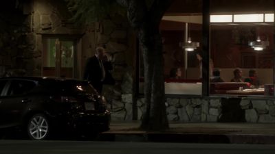 [phone ringing] - Ray Donovan