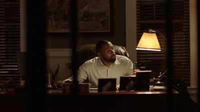 [phone ringing] - Black Lightning